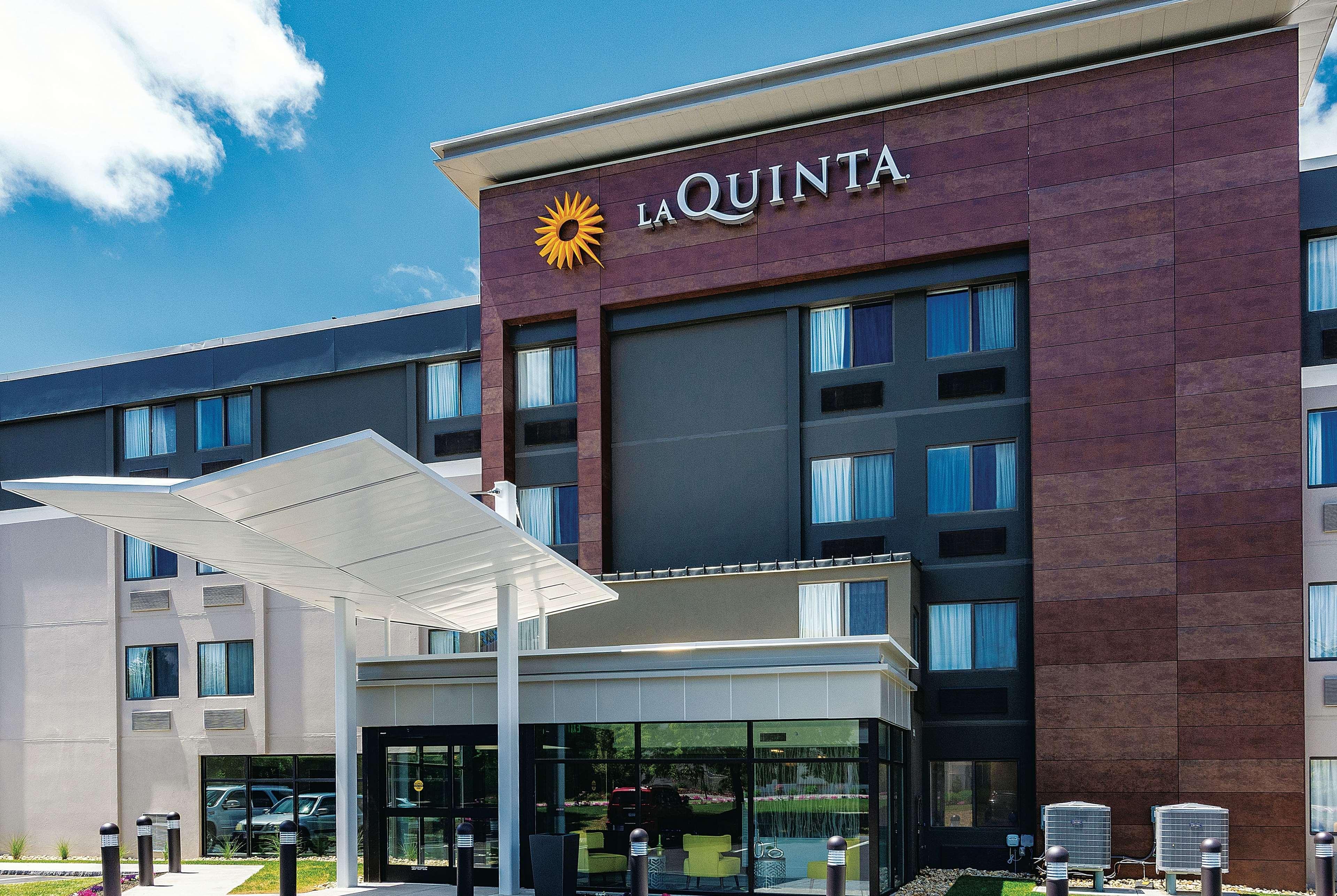 La Quinta By Wyndham Salem Nh Hotel Exterior photo
